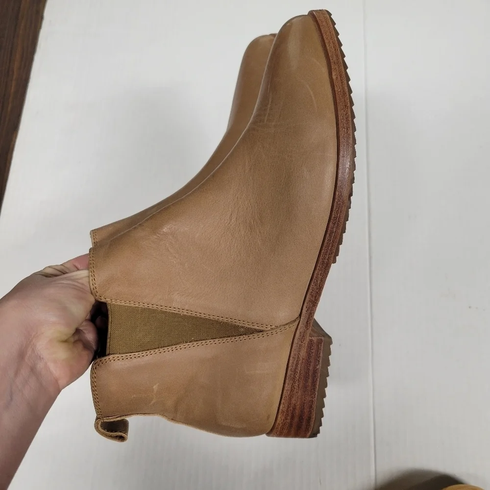 Nisolo Everyday Chelsea Boot Suede Sand Size 8.5